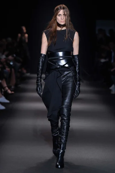 Look 22